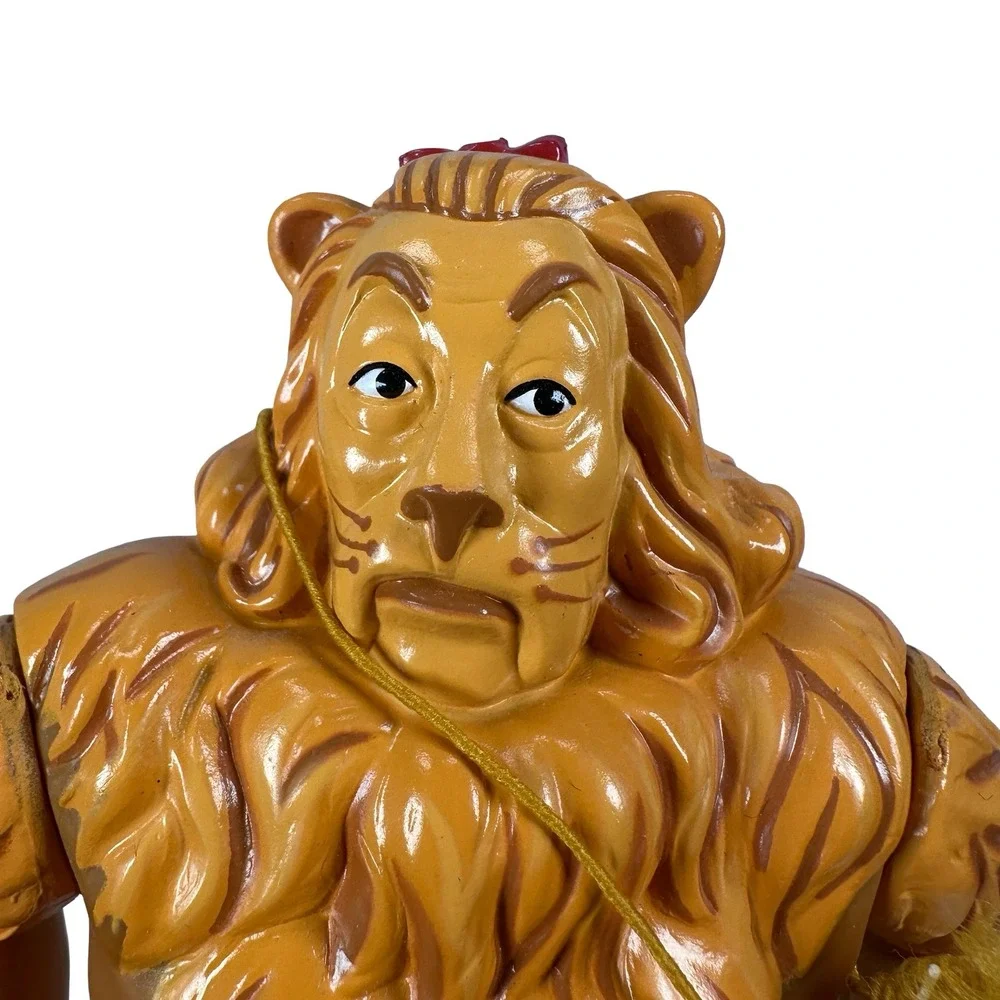 Vintage 1995 Wizard of Oz Cowardly Lion Vinyl Action Figure Turner Ent 8